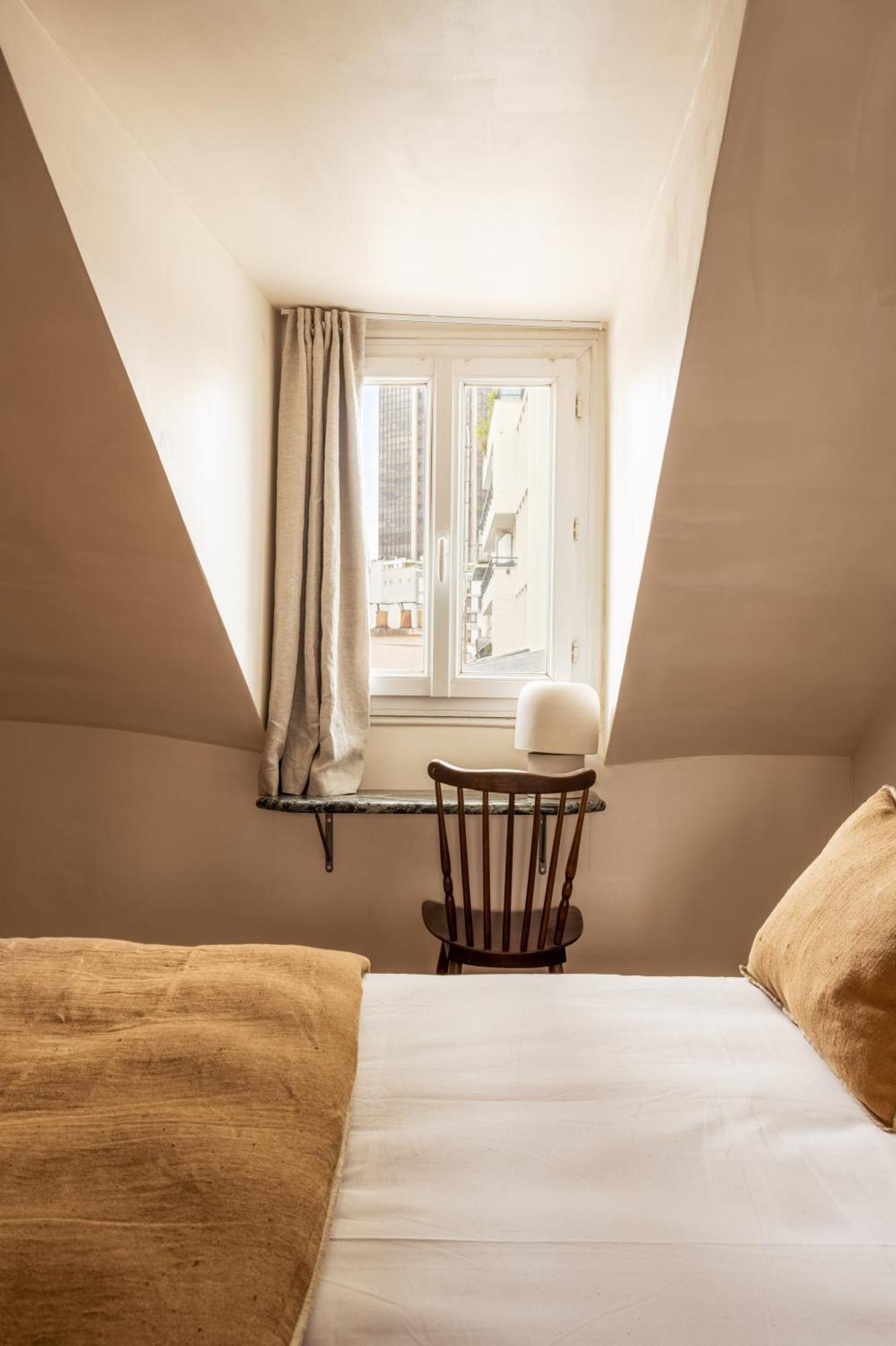 De La Gaite Hotel Paris