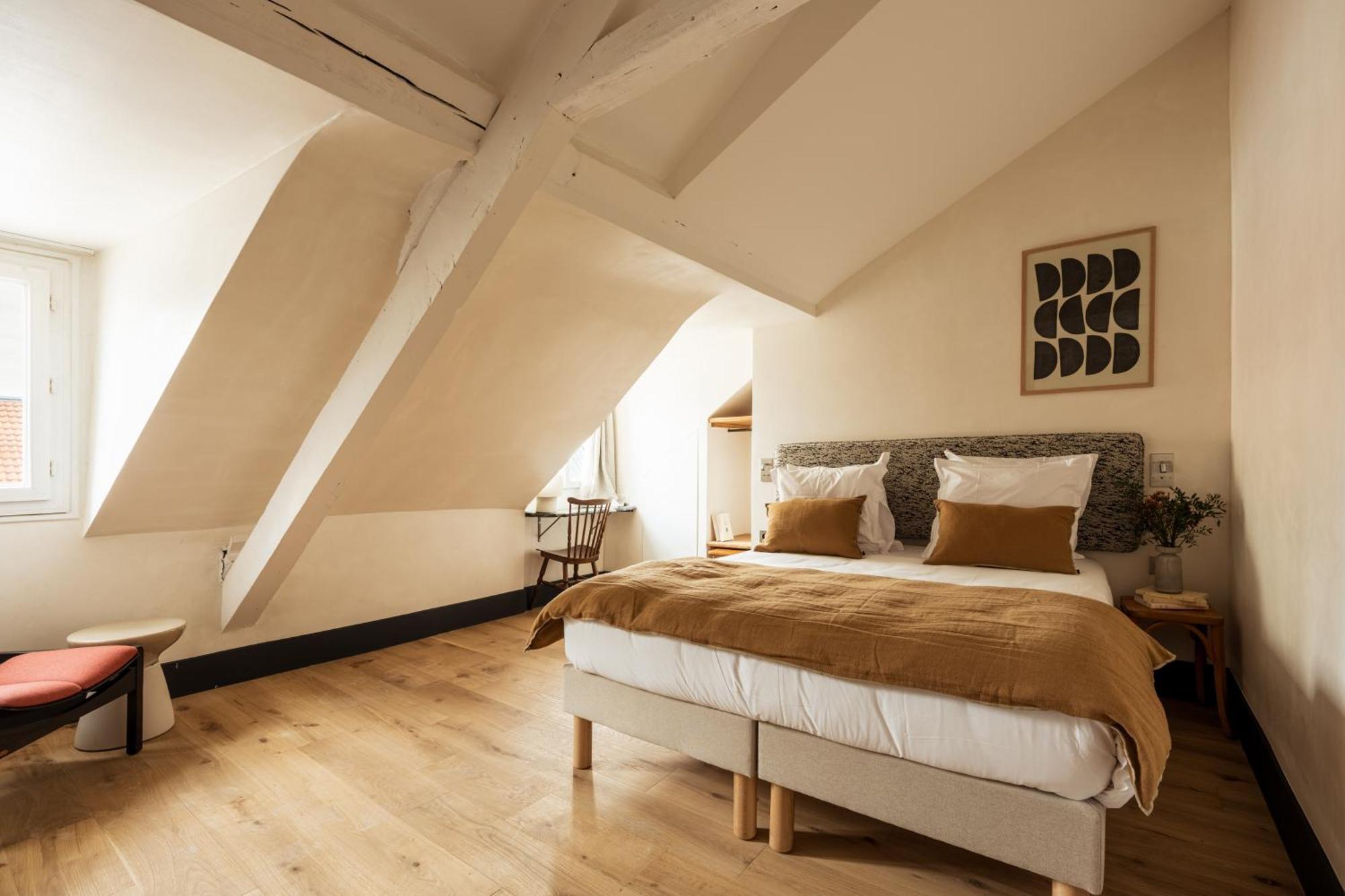 De La Gaite Hotel 3*