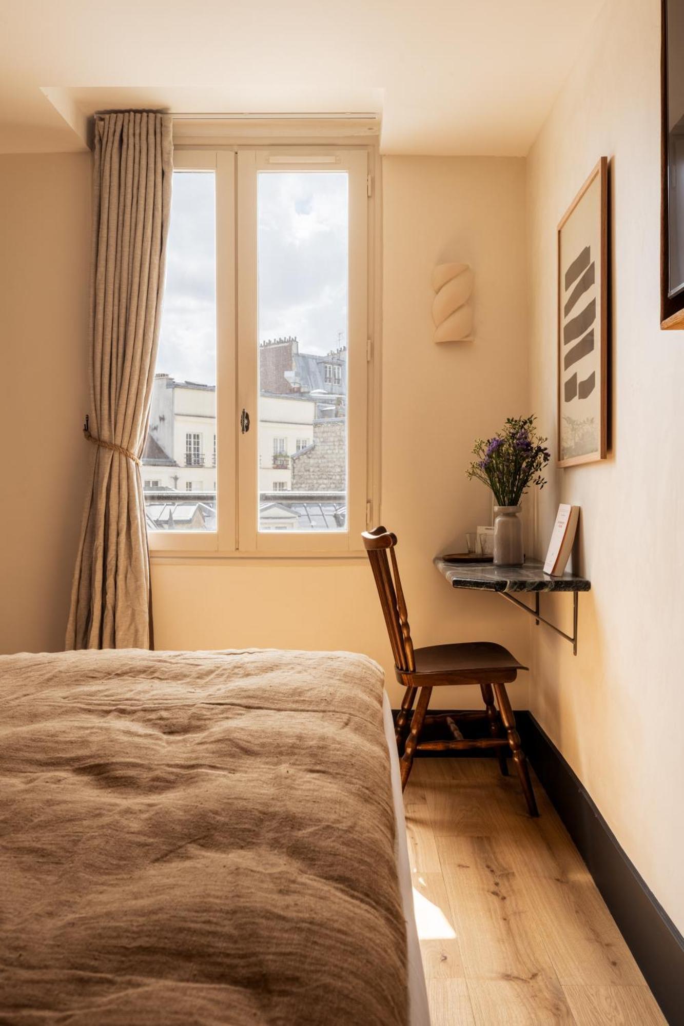 De La Gaite Hotel Paris