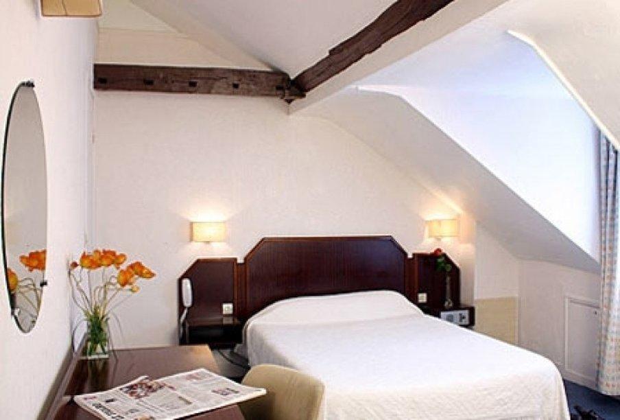 De La Gaite Hotel